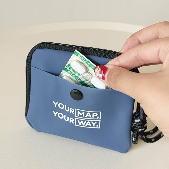 カードや診察券が22枚入った!3COINSの「防水ミニ財布」雨の日でもガンガン使えます!《購入レビュー》