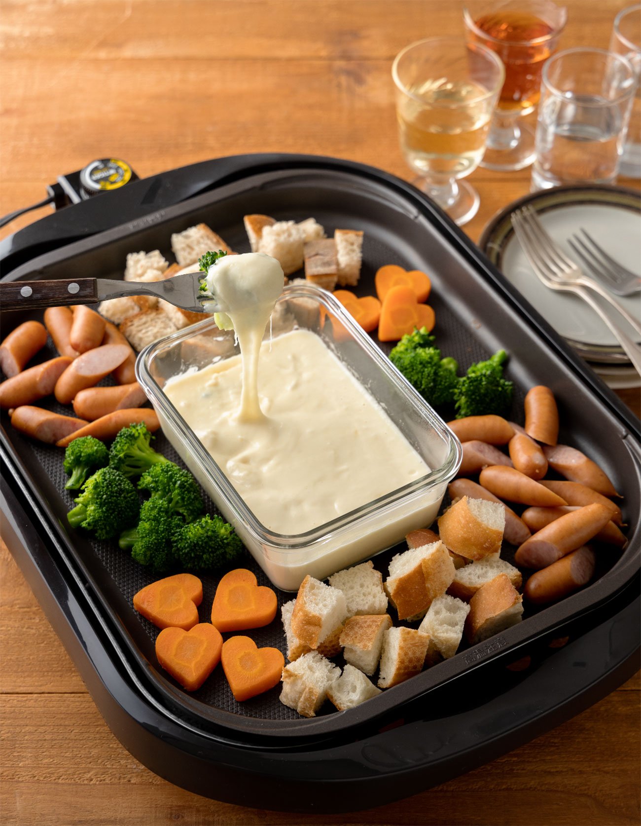 【裏ワザ料理】ピザ用チーズでつくる! ホットプレートdeチーズフォンデュ