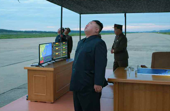 金正恩に2年の軍隊経験説、成功体験重ねる33歳指導者の不気味