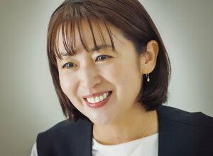 女優・不二家社外取、酒井美紀氏が語るキャリア「人間は二つ以上の役割があれば、バランス良く立つことができる」