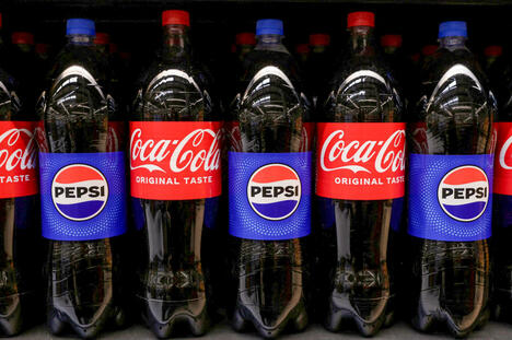 コーラvs.ペプシ、トランプ関税で一段と差開くか