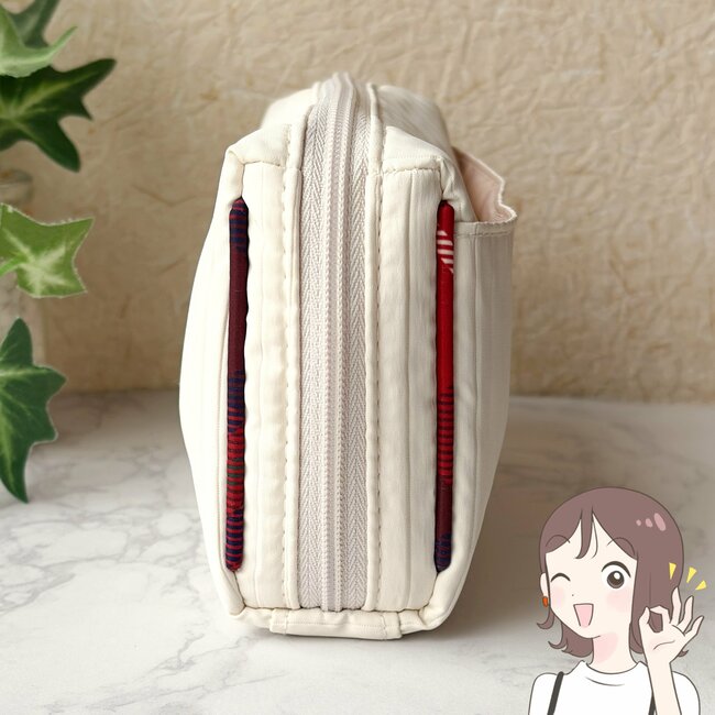 こんなスヌーピー、初めて見た!アフタヌーンティーの「おしゃれポーチ」人気キャラが着ぶくれしてて、可愛すぎる!