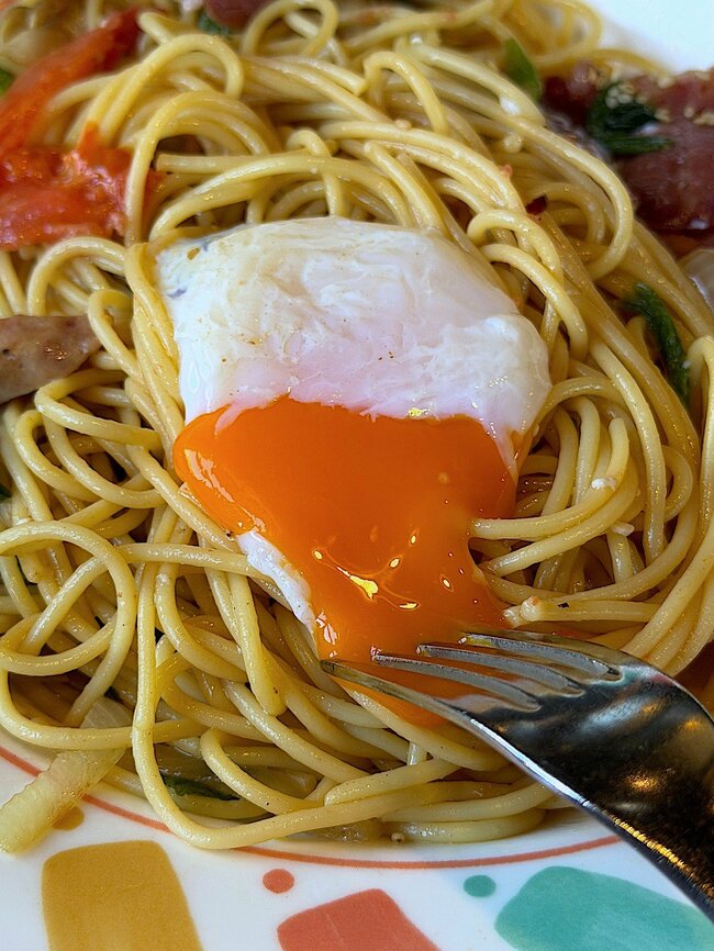 「五右衛門パスタ顔負けの美味しさ」星乃珈琲の“やみつきメニュー”具材たっぷりで贅沢感スゴい！「ずっとハマってる」「作り方教えてほしい」