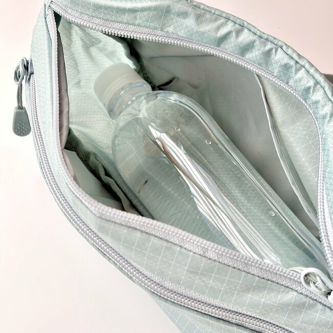 「軽くて使いやすい」「見た目よりたくさん入ります！」無印良品の“マチが広がるショルダーバッグ”が天才すぎる！「一目惚れで即買いしました！」