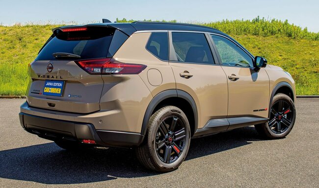 エクストレイルROCK CREEK e-4ORCEリアビュー