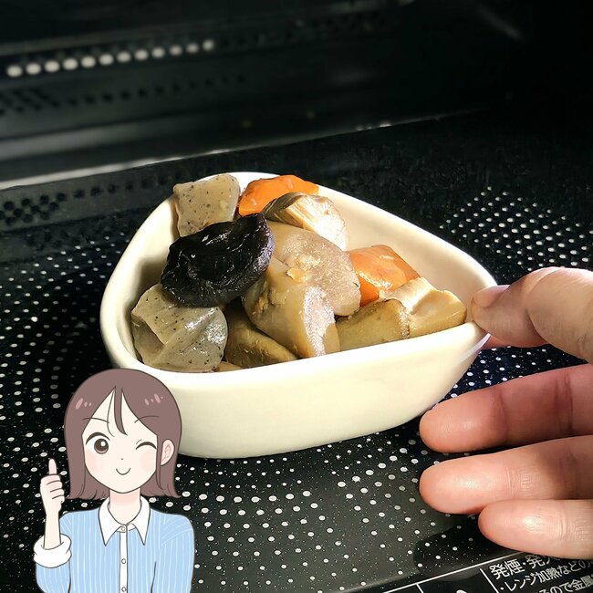 思わず2度見しちゃったよ…！ダイソーで見つけた“おにぎり皿”が可愛すぎて全種類ほしくなっちゃいます！