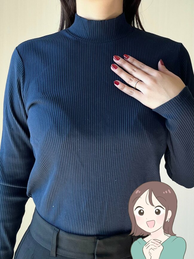 「色違いで5枚買った」ユニクロの“着回しトップス”楽ちんなのに高見えして何枚も欲しくなる!「細見えします!」「毎年購入してる」