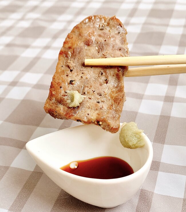 いくらなんでも盛りすぎだよ…！ほっともっとの“お肉たっぷり弁当”フタを開けてびっくりした！「これぞまさにご褒美」「神とさせていただきます」