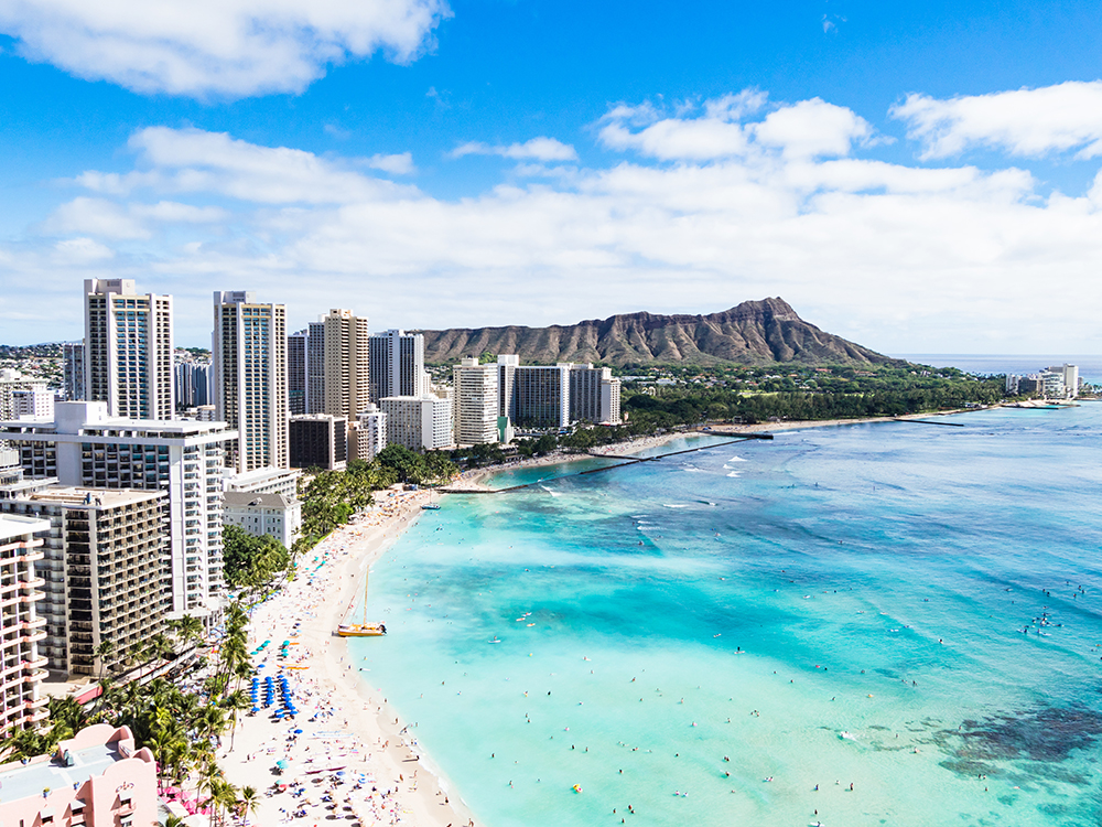 夏の海外旅行の“パートナー”に1巡目指名!このクレジットカードで、合計10%のお得を手にできる