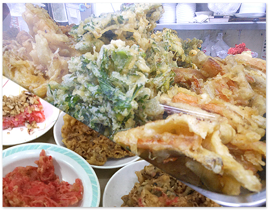 「早い・旨い・安い」を地で行く<br />日暮里の立ち食いそば屋は、ファンを“信者”にする!