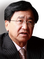 三菱ケミカルホールディングス社長 小林喜光<br />国内生産維持に固執せず海外で稼いで日本に投資