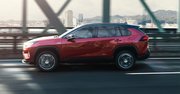 トヨタの人気SUV「RAV4 PHV」と「ハリアー」が差別化できた理由