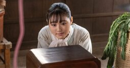 「なかなか上手やね」とくら（浅田美代子）、のど自慢の意味深な演出でチラつく誰もが知る歌姫とは【あんぱん第67回レビュー】