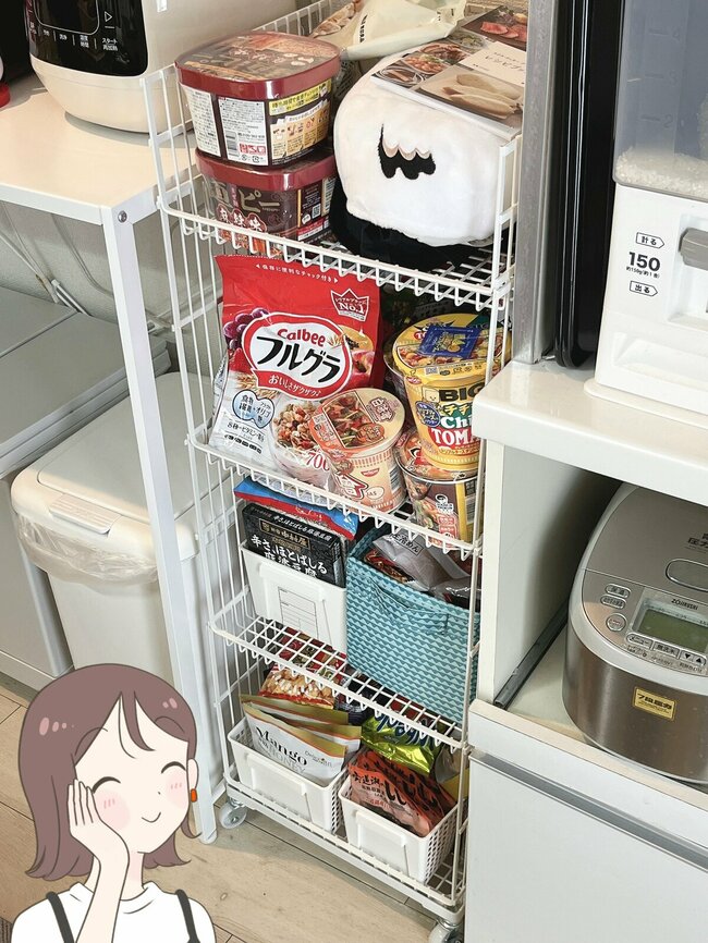 マンガが50冊も入った…!ダイソーの“座れる収納ボックス”優秀すぎて買い足したい!「ズボラお片付けに良き」「むっちゃ便利でありがてぇ…」