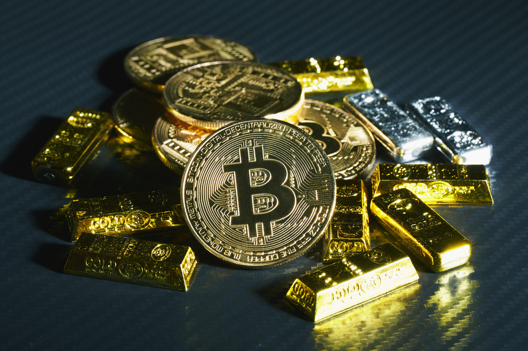 ブロックチェーンは<br />こうして産業構造を大きく塗り替える<br />