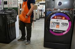 米利下げの決め手、労働市場に