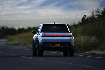 米EV新興リビアン、元女性幹部が提訴　性差別と主張