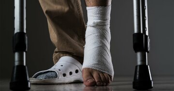 電車で女性客を救ったら…人助けがアダになった50代男性の悲劇