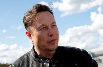 マスク氏の華麗な節税ワザ、テスラには迷惑