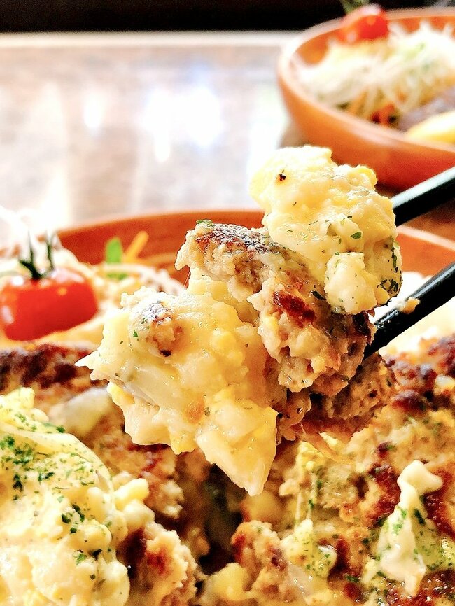 「背徳感がヤベェ」びっくりドンキーの“1500kcal超えメニュー”チーズだくだくでウマすぎる!「腹パンですわ…」「洗礼をうけてきました」