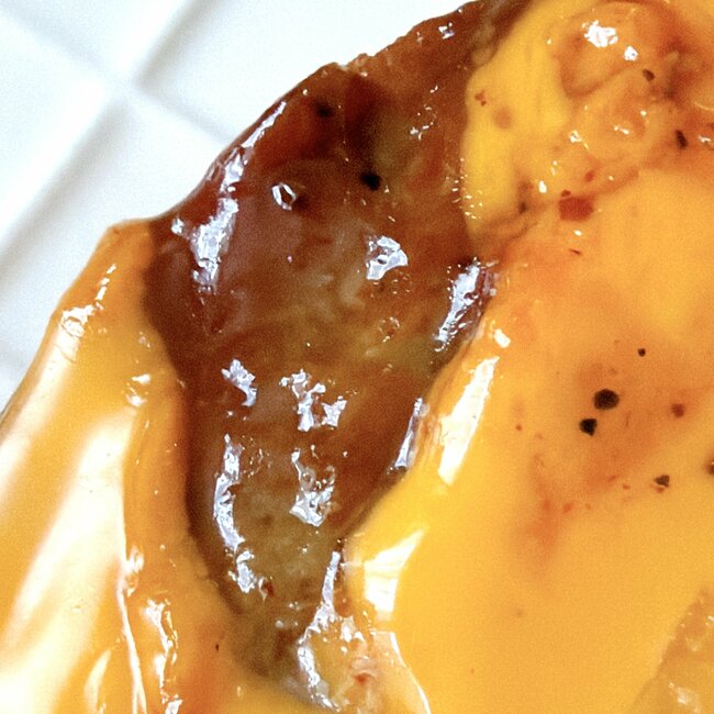 「激ウマでびびった」モスバーガーの“衝撃すぎるランチセット”お肉がはみ出てるんだけど…!「なんコレ~美味しすぎぃ~」「これでもか、というくらいチーズのってて美味」