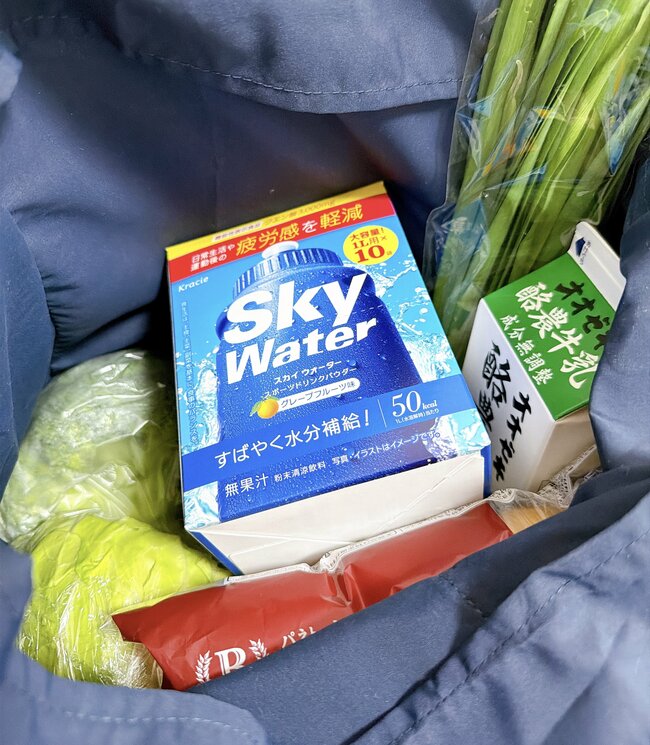 お客さんが次々と手に取っていく…！ディーン＆デルーカの“畳みやすいエコバッグ”がオシャレで優秀！「1番使いやすい！」「これで色違い4個目です」
