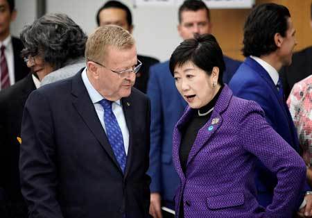 IOCのジョン・コーツ調整委員長(左)と小池百合子・東京都知事