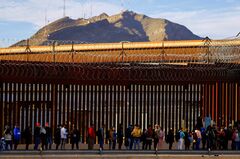 中南米揺るがす暴動、民主主義に幻滅する市民