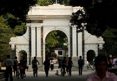中国、政府批判の清華大教授を拘束