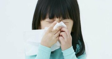 アメリカでもマスク不足、マスクがないとき咳・くしゃみは手のひらでなく「ここ」で押さえる!