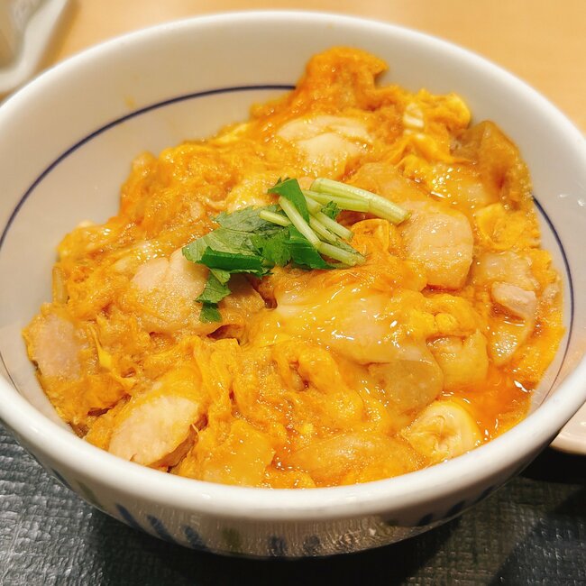 「無限に食べられる」なか卯の“てんこ盛り限定メニュー”暑い日に何度も食べたくなる！「二日連続で食べた」「超超超うまい」【実食レビュー】