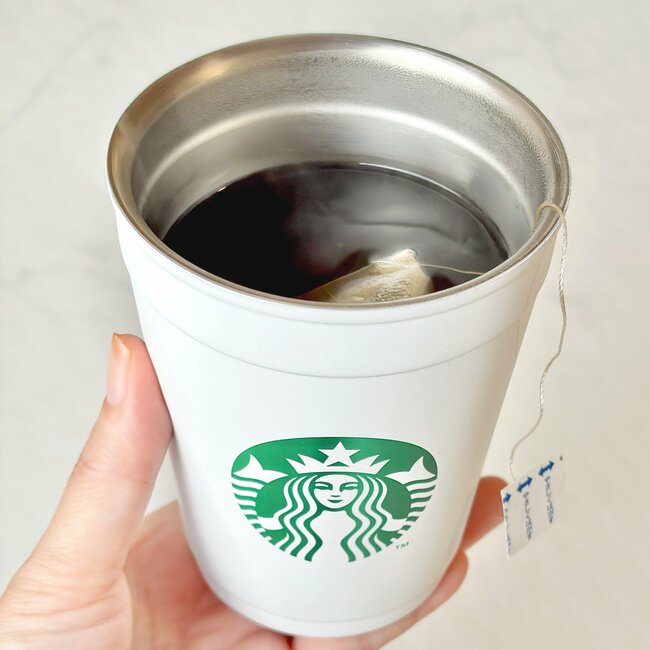 「もう一つ買えばよかった」「絶対買って後悔なし!」スターバックスの“絶賛アイテム”優秀すぎて買い足したい!「フラペチーノが最後まで冷えたまま飲めます」「他のサイズも出てくれたら絶対買う!」