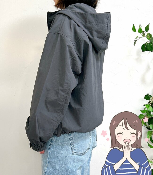 無印良品で“理想すぎる春アウター”見つけた…！UVカット付きで、ふんわり丸みのあるシルエットが可愛い！「スタイル良く見えます」「旅行にピッタリ」