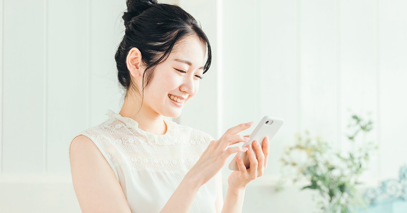 【NHK「あさイチ」で話題】首や腰が痛くならないラクなスマホ姿勢とは?