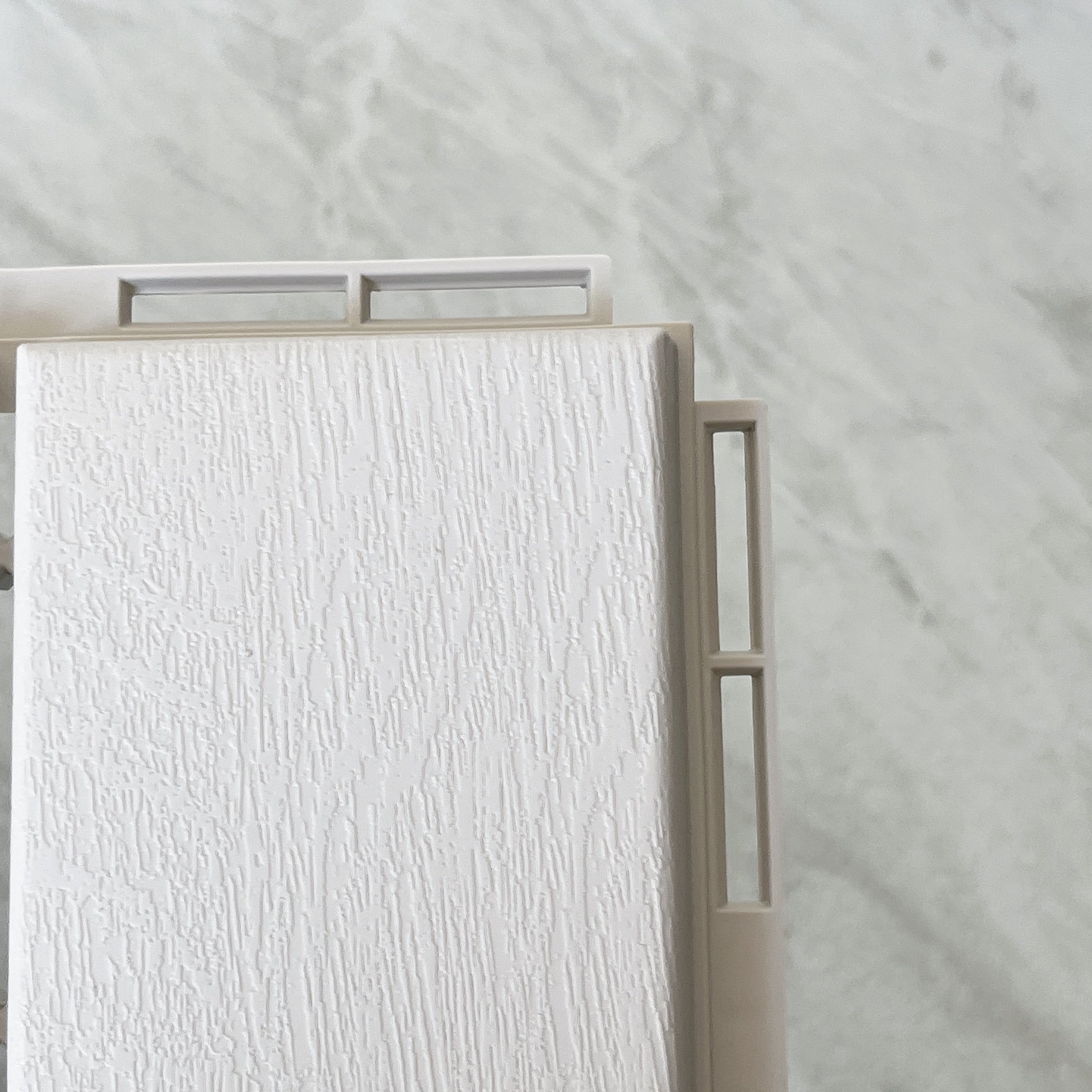 部屋が広がったみたい…！イケアの“おしゃれパネル”でベランダが生まれ変わった！「周囲から褒められる」「ベランダに出るのが楽しい」