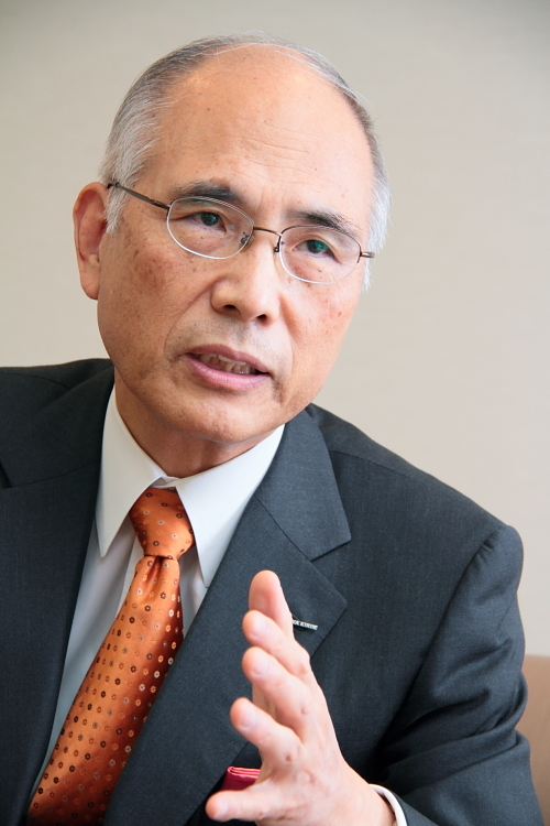 有望な新薬をグローバル製品に育てていくための戦略転換<br />ネットワーク型製薬企業トップランナーのグローバル戦略<br />――協和発酵キリン松田譲社長