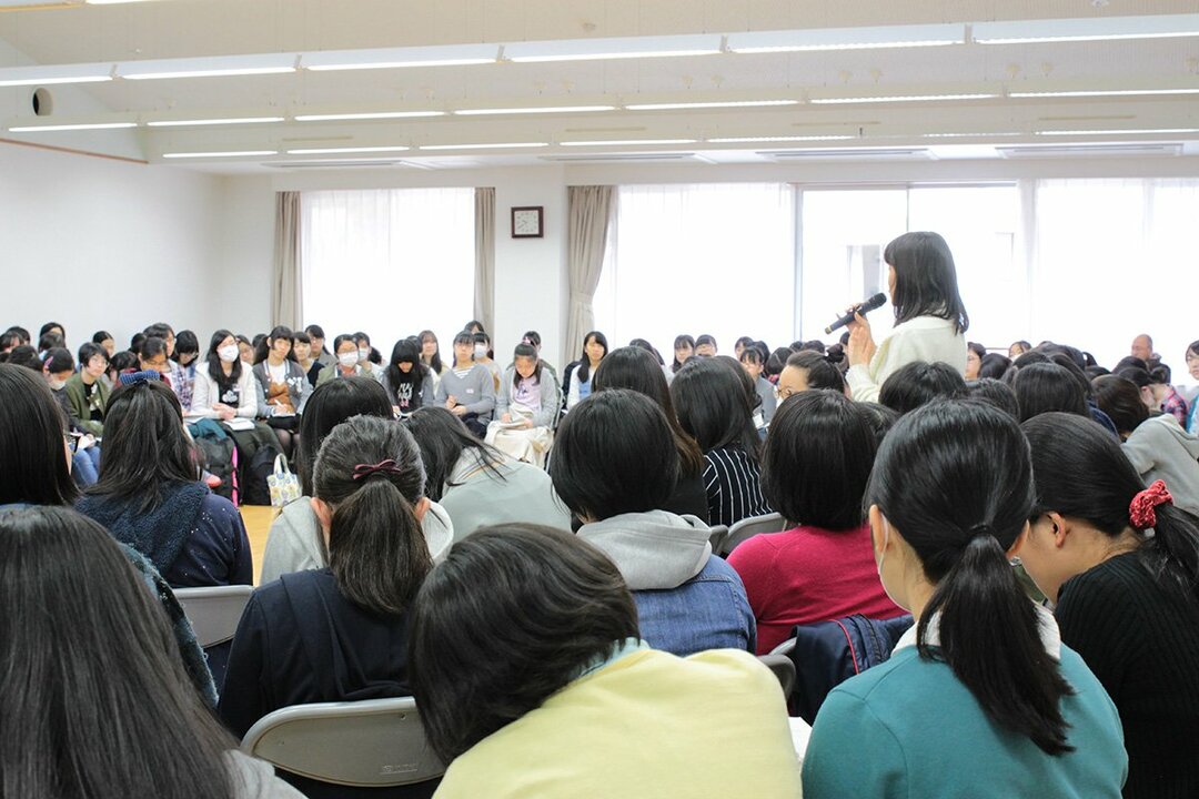 東京女子御三家 女子学院 の学校文化 生徒同士が語り合い育む 中学受験のキーパーソン ダイヤモンド オンライン