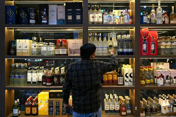 仕事帰りの一杯、インドでは仕事より大変