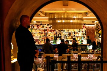 超富裕層が巨額投じる「究極のぜいたく」