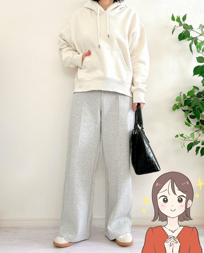 「最高に良くない？」ユニクロの“楽ちんパンツ”がスウェットとは思えないキレイさ…！「大優勝すぎる！」「まじで優秀」