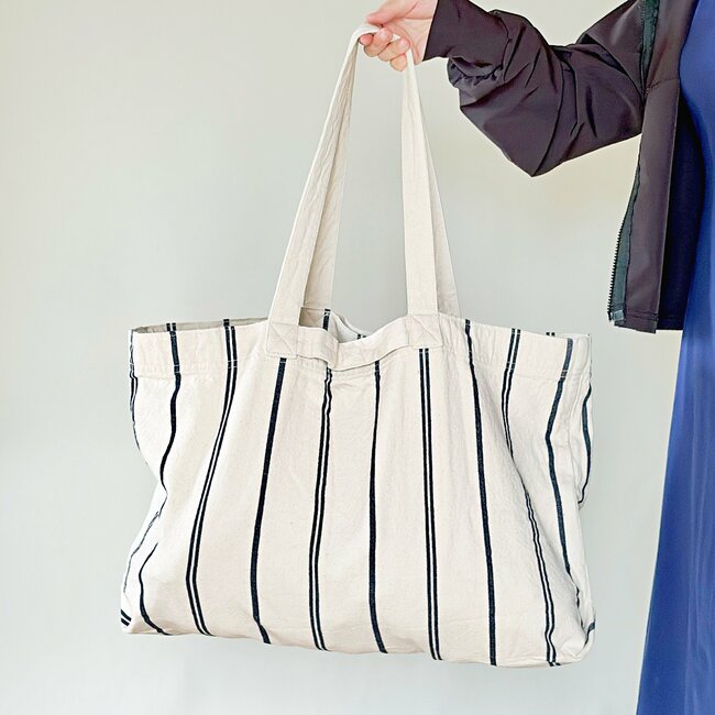 2泊分の荷物がすっぽり！無印良品の“1290円トートバッグ”荷物がポンポン入って楽ちんすぎる！「文句なしの可愛さ」「購入して良かった」「お気に入りです」《購入レビュー》