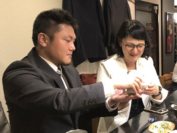ケムラン運営委員の伊藤ゆりさん、清原康介さん