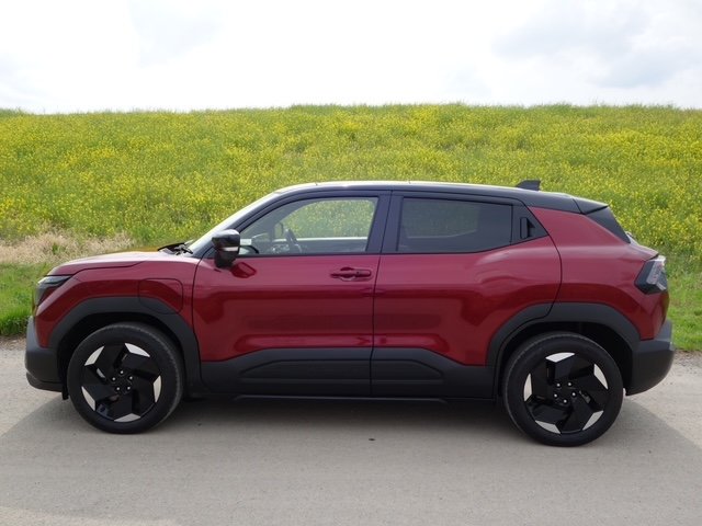 eビターラのサイドビュー