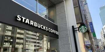 スタバのポイント制度「スターバックス リワード」で貯まるスターの使い方、有効期限などを詳しく解説！スターバックスカードのお得なチャージ方法も伝授！