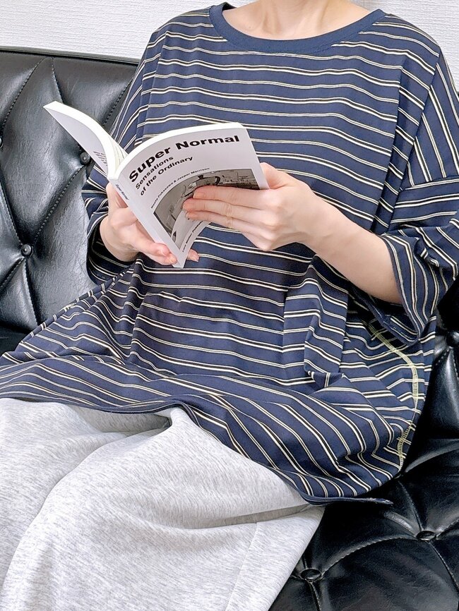 「色違いで2枚購入しました」ニコアンドの“ゆったりトップス”が体型カバーの天才なんです！「ノーストレスなので何枚あっても良い」「ボディライン隠しにはもってこい」