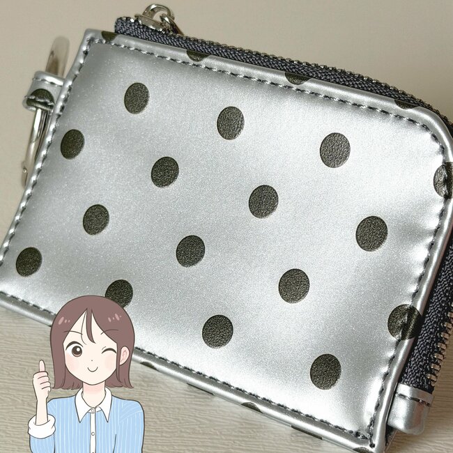 「毎日使ってます!」「本当に可愛いです」ニコアンドの“片手におさまるミニ財布”コンパクトなのにカードが10枚入って優秀!「見た瞬間、買おうと決めた」【購入レビュー】