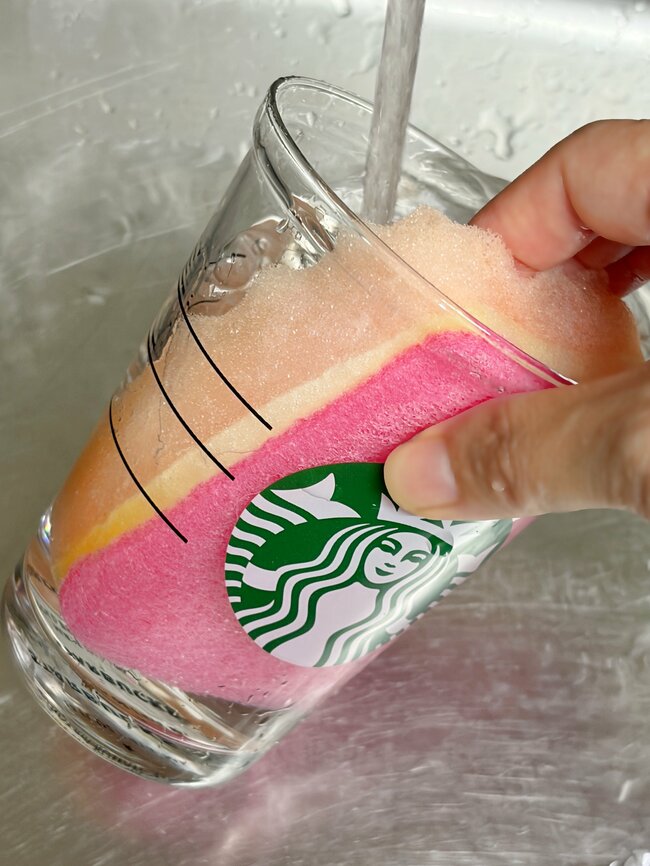 「欲しかったやつ」スタバの“お店のカップみたいなグラス”が可愛すぎます！「やっと買えた」「家でスタバ気分」
