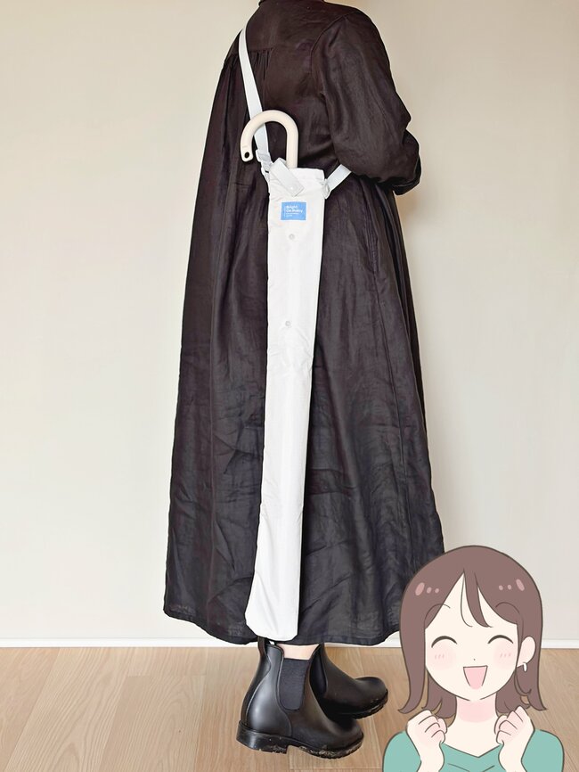 「ずっと欲しかった」「やっと購入できました！」3COINSの“天才レイングッズ”傘ビショビショ問題が解決した！「以前販売された際に即完売」「本当に便利です」