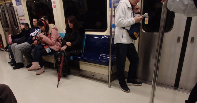 台湾の電車内