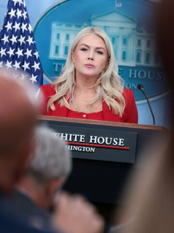 米ホワイトハウスのレビット報道官が退任へ